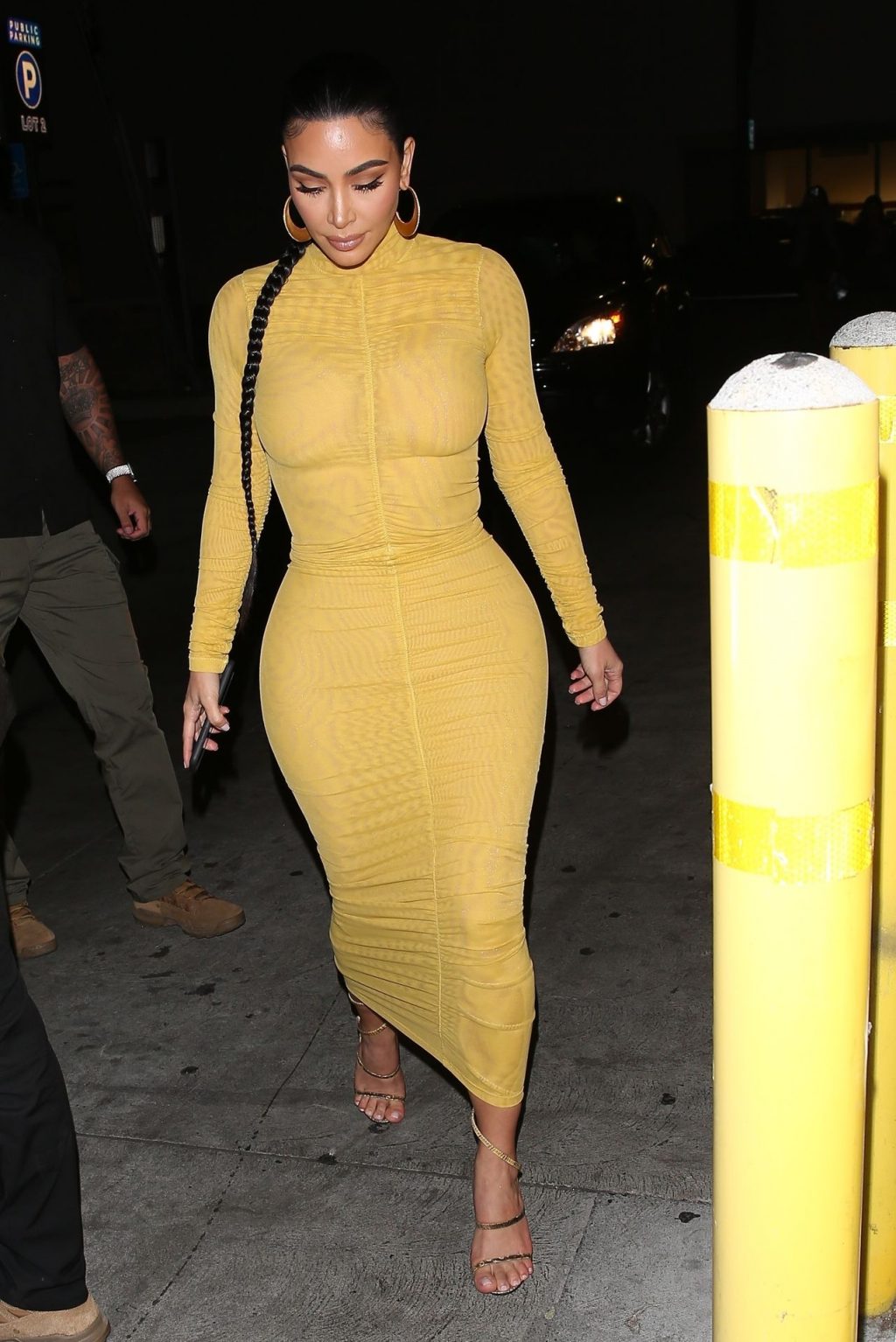 Kim Kardashian Departs After a Family Dinner at Carousel (39 Photos)