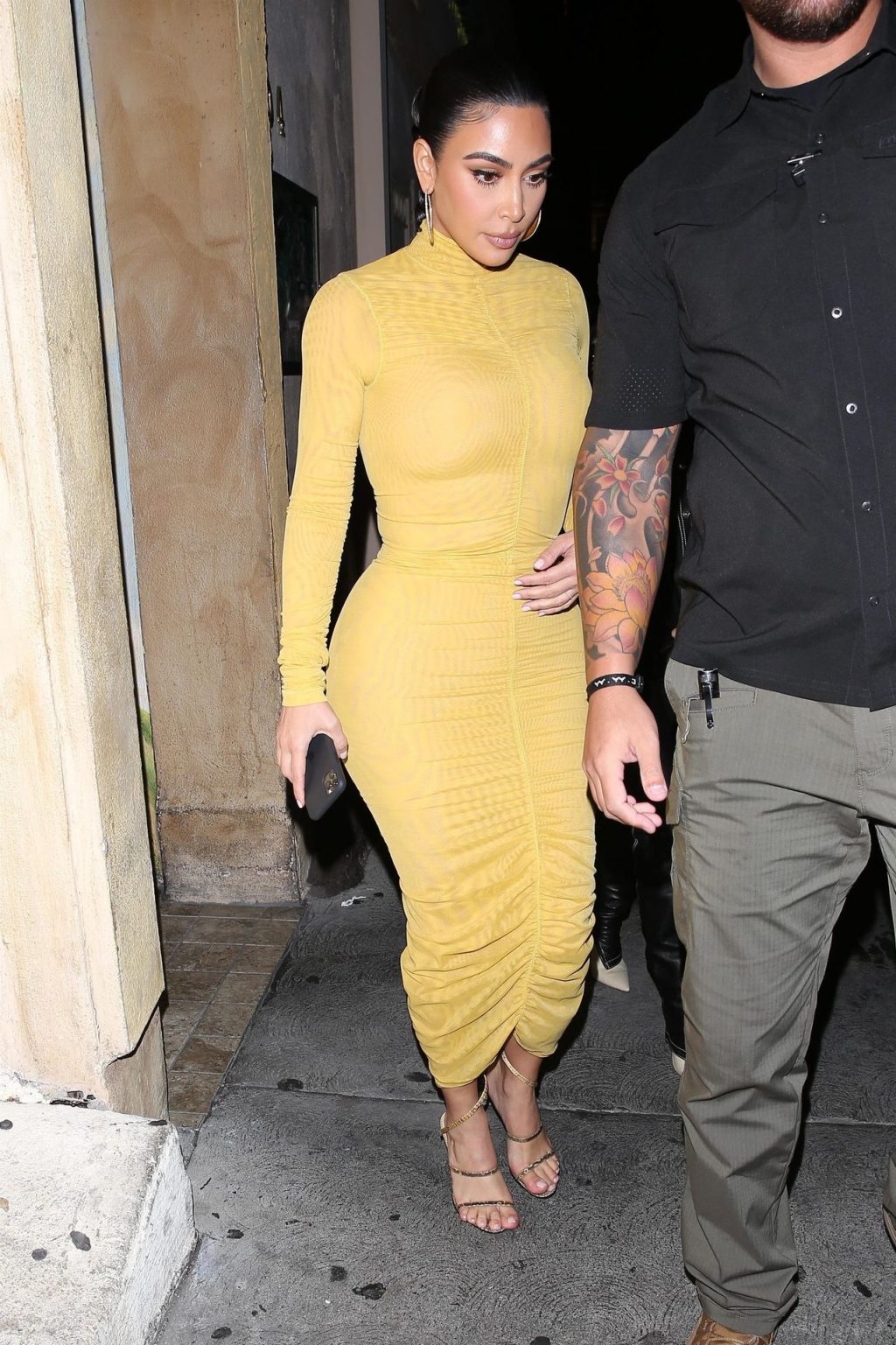 Kim Kardashian Departs After a Family Dinner at Carousel (39 Photos)