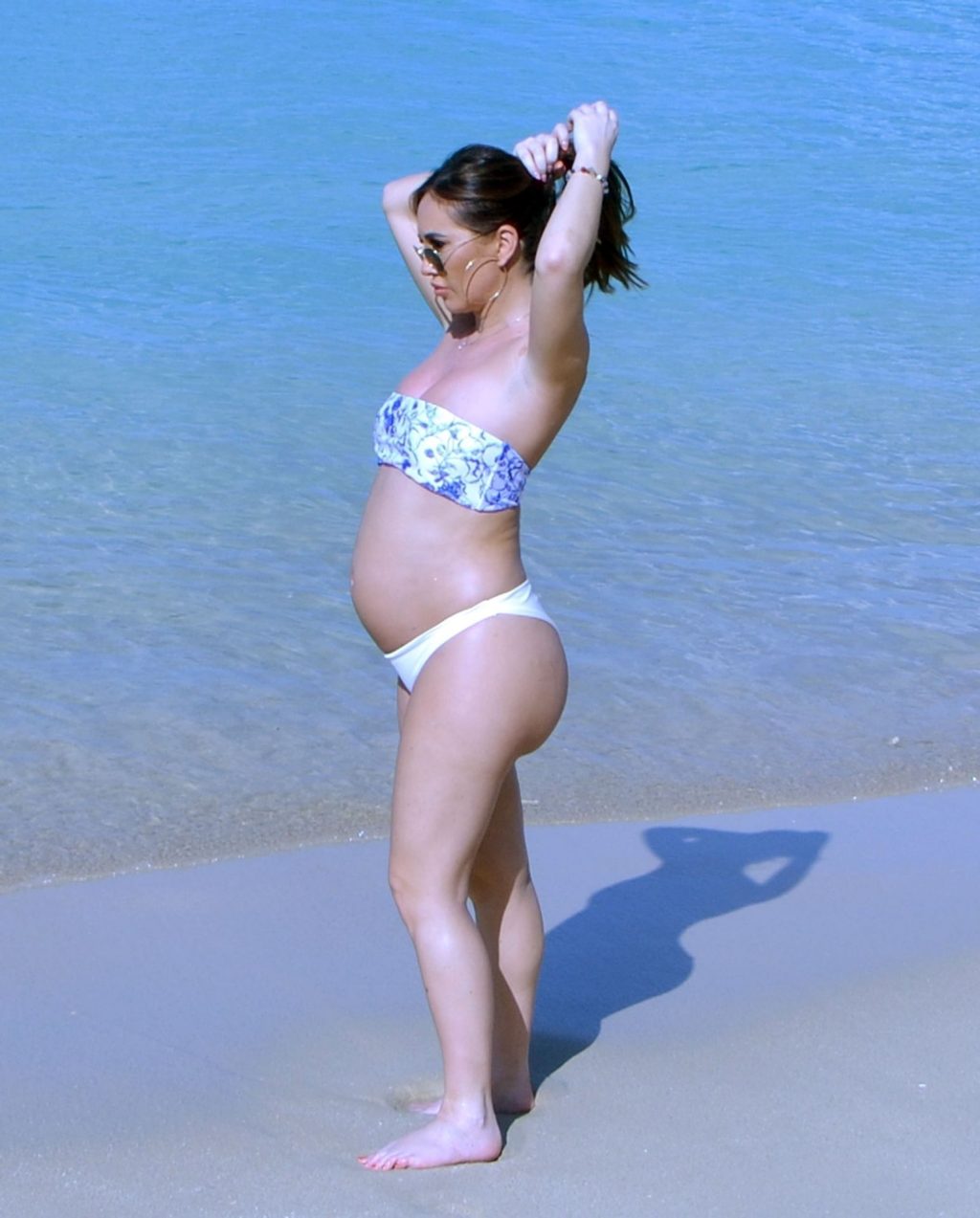 Lauryn Goodman Shows Off Her Ever-Growing Baby Bump Out in the Caribbean Sunshine of Barbados (26 Photos)