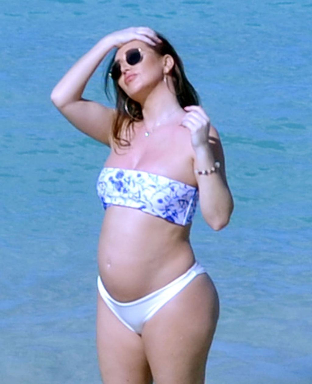 Lauryn Goodman Shows Off Her Ever-Growing Baby Bump Out in the Caribbean Sunshine of Barbados (26 Photos)