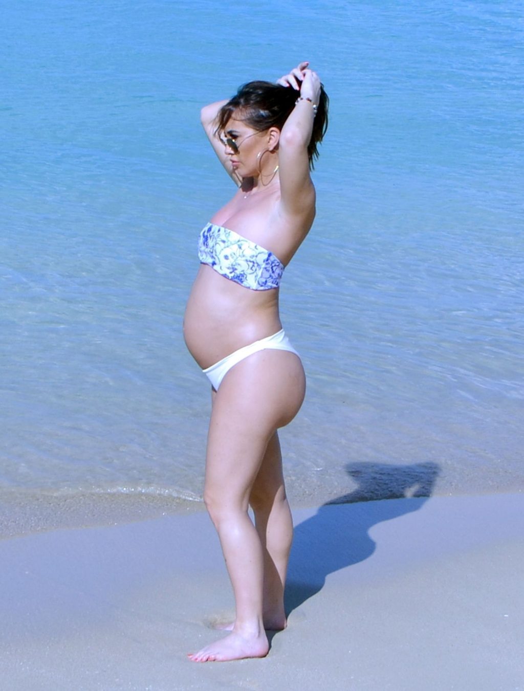 Lauryn Goodman Shows Off Her Ever-Growing Baby Bump Out in the Caribbean Sunshine of Barbados (26 Photos)