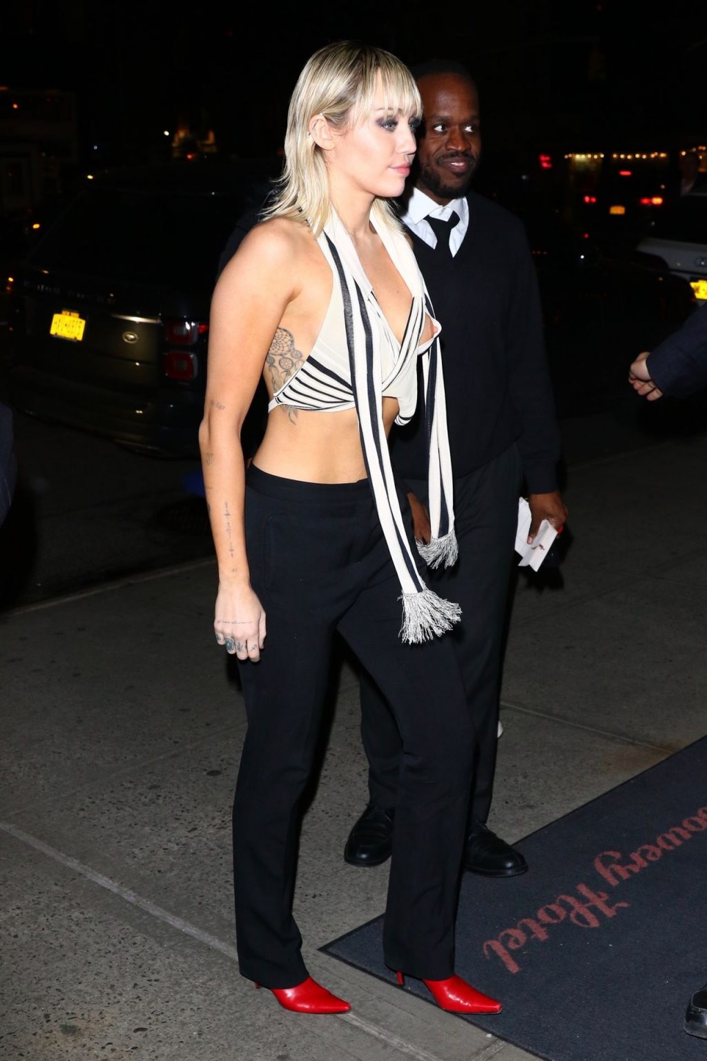 Miley Cyrus is Very Revealing After Marc Jacobs Fashion Show in NYC (204 New Photos)