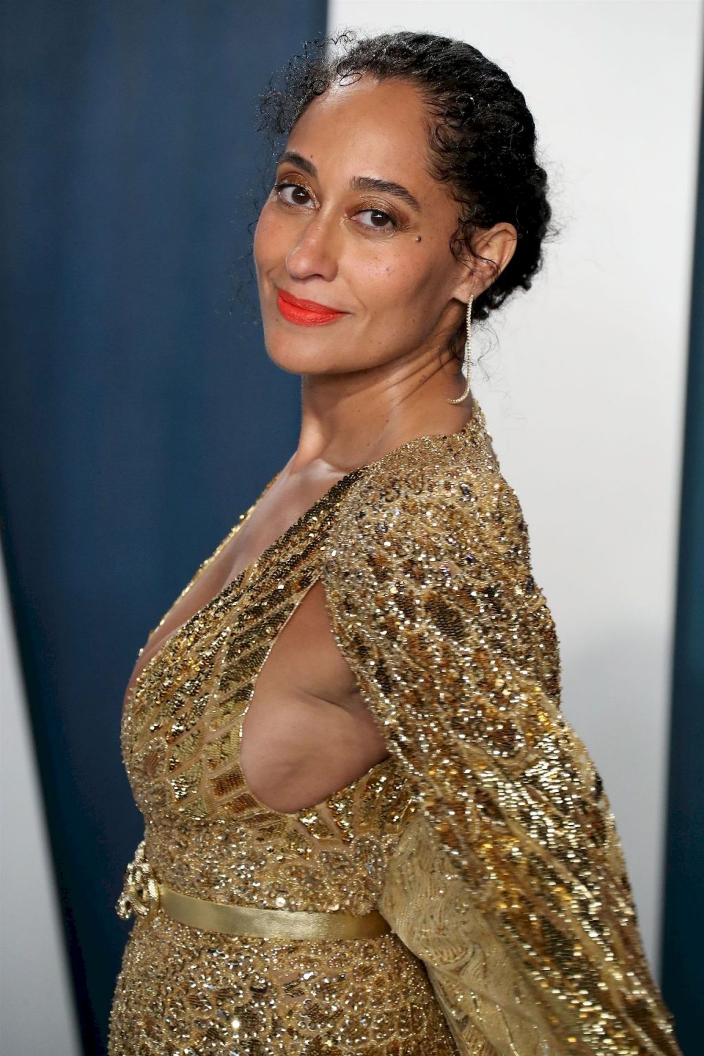 Tracee Ellis Ross Flaunts Her Deep Cleavage at the 2020 Vanity Fair Oscar Party (11 Photos)