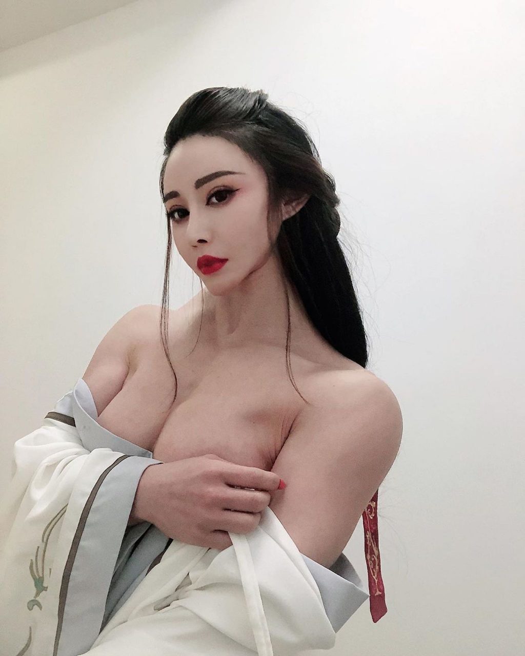 Yuan Herong Nude &amp; Sexy (78 Photos)