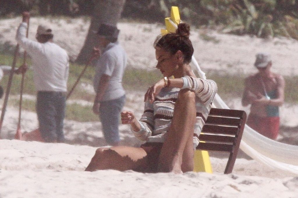Alessandra Ambrosio Poses in a New Photoshoot on the beach in Mexico (32 Photos)