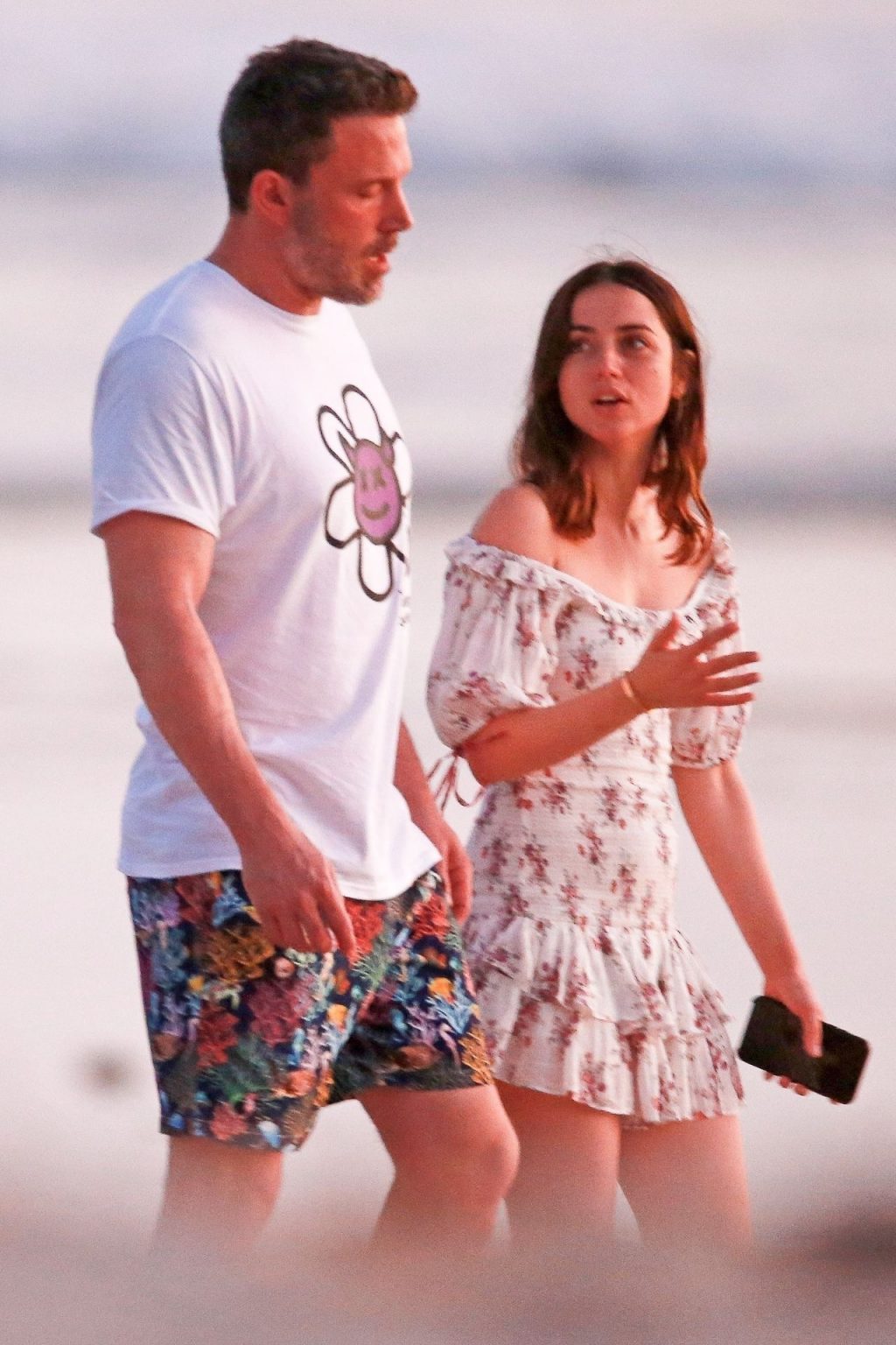 Ana de Armas &amp; Ben Affleck Enjoy a Sunny Vacation in Costa Rica (8 Photos)