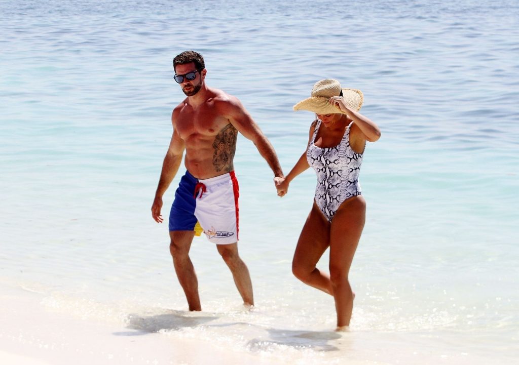 Kerry Katona &amp; Ryan Mahoney Hit the Beach on Holiday at Their Luxury 5 Star Resort Ayada Maldives (43 Photos)