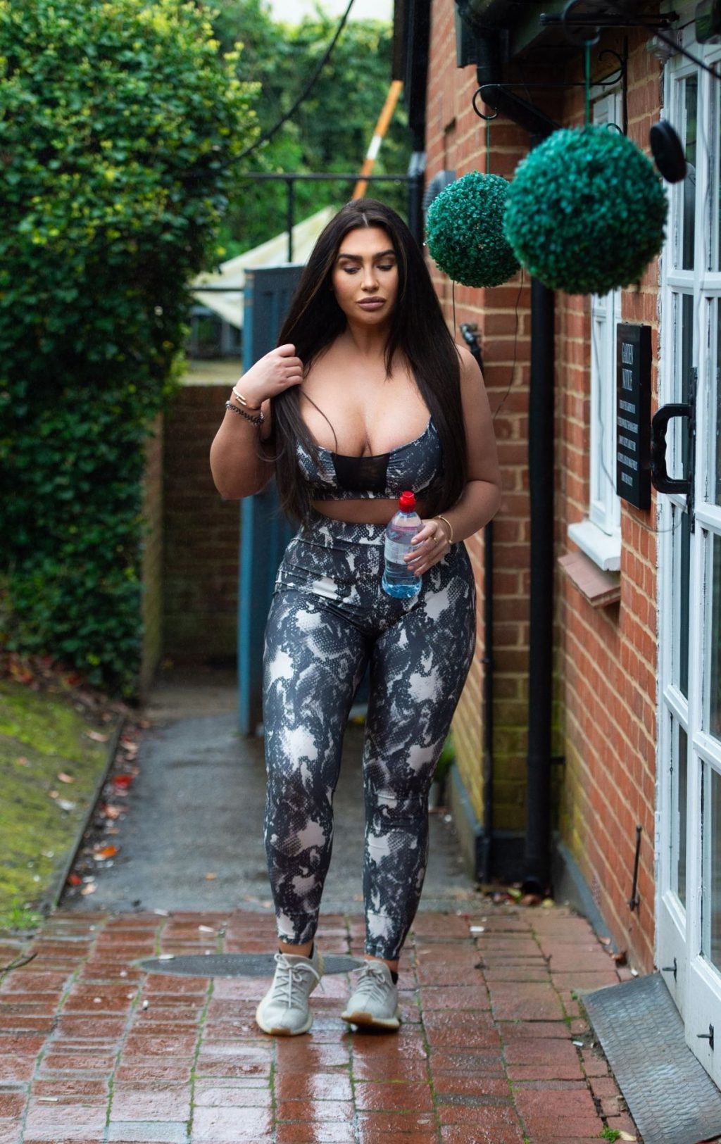 Lauren Goodger is Seen Leaving Her House to Head Out for an Exercise Session (22 Photos)