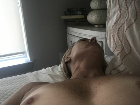 Laurie Dhue / reallauriedhue Nude Leaks Photo 4
