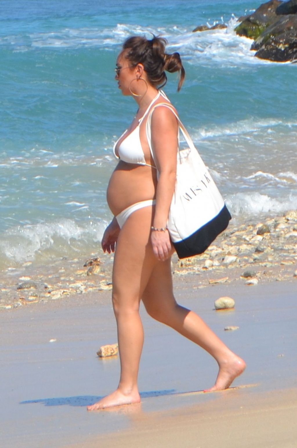 Pregnant Lauryn Goodman is Seen In a Bikini On The Beach (8 Photos)