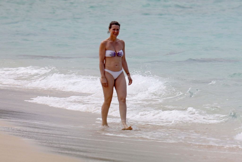 Princess Martha Louise Seen on Vacation in Hawaii’s Northshore (41 Photos)