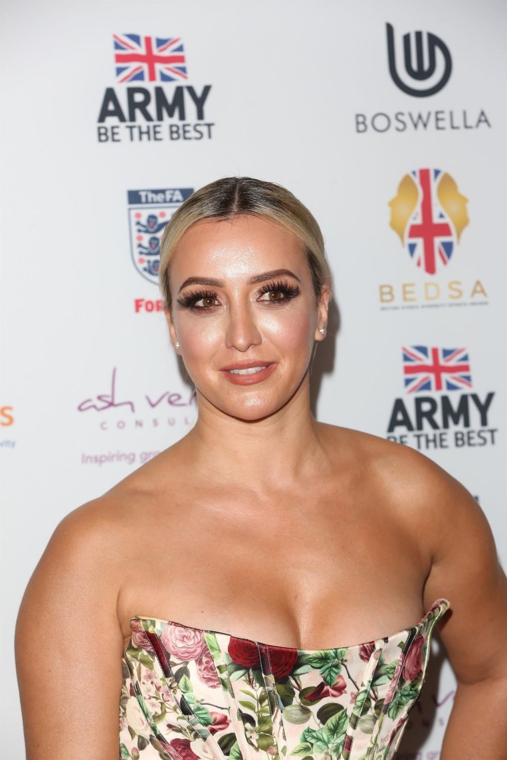 Melissa Takimoglu Shows Her Cleavage at the British Ethnic Diversity Sports Awards (12 Photos)