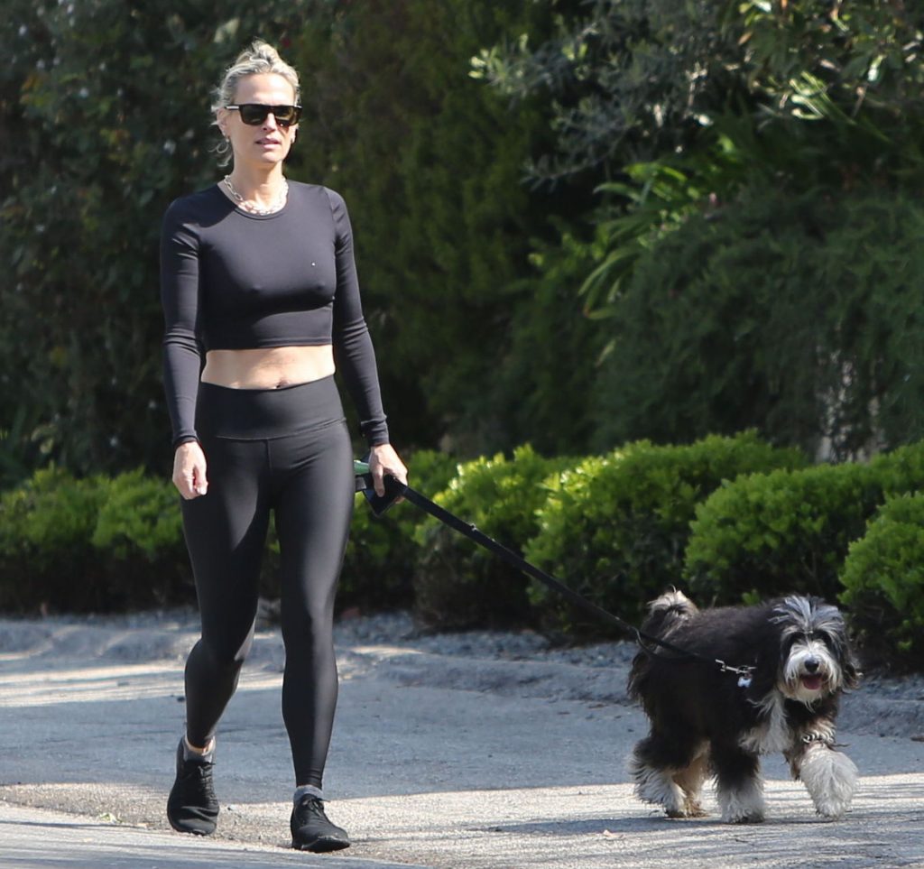 Molly Sims Shows her ABS and Pokies in LA (33 Photos)