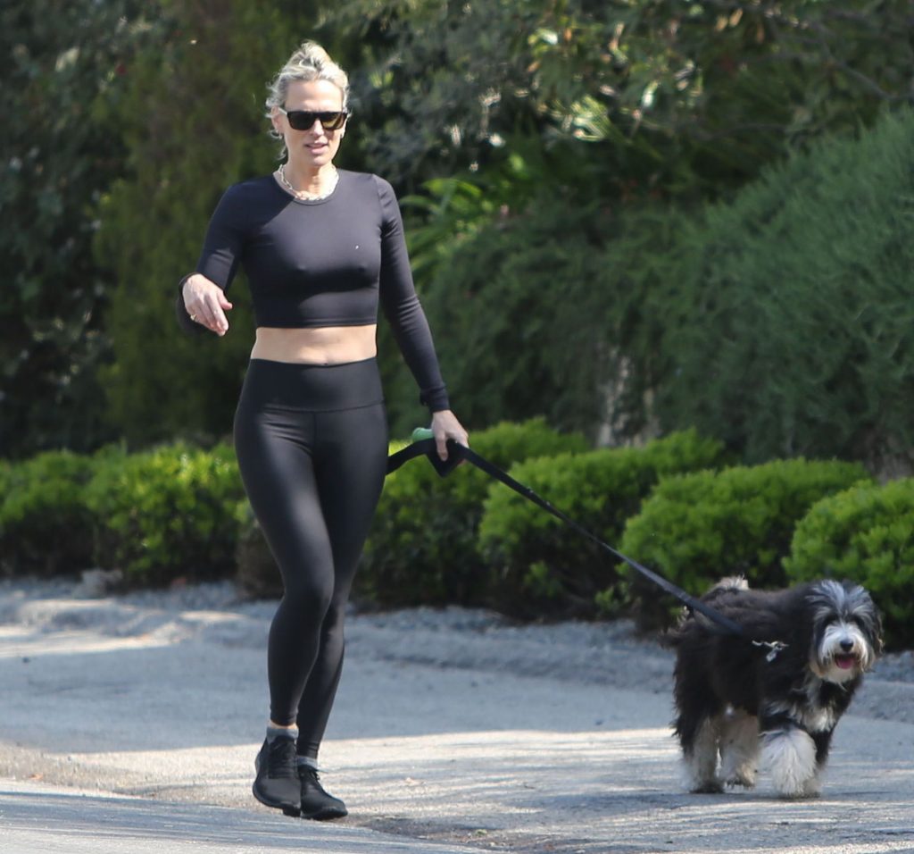 Molly Sims Shows her ABS and Pokies in LA (33 Photos)