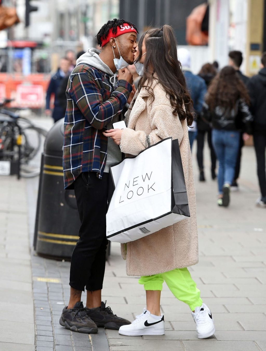 Rebecca Gormley &amp; Biggs Chris Are Seen Kissing for the Cameras in London (22 Photos)