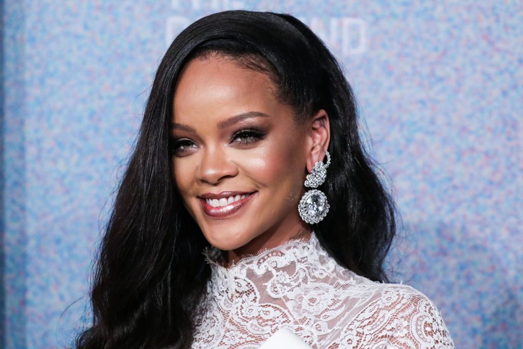 Rihanna’s Charity Donates $5 Million for Global Coronavirus COVID-19 Pandemic Relief (25 Photos)