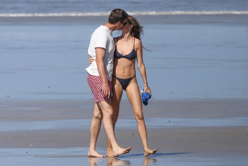 Tom Brady &amp; Gisele Bundchen Pack on the PDA at the Beach (31 Photos)