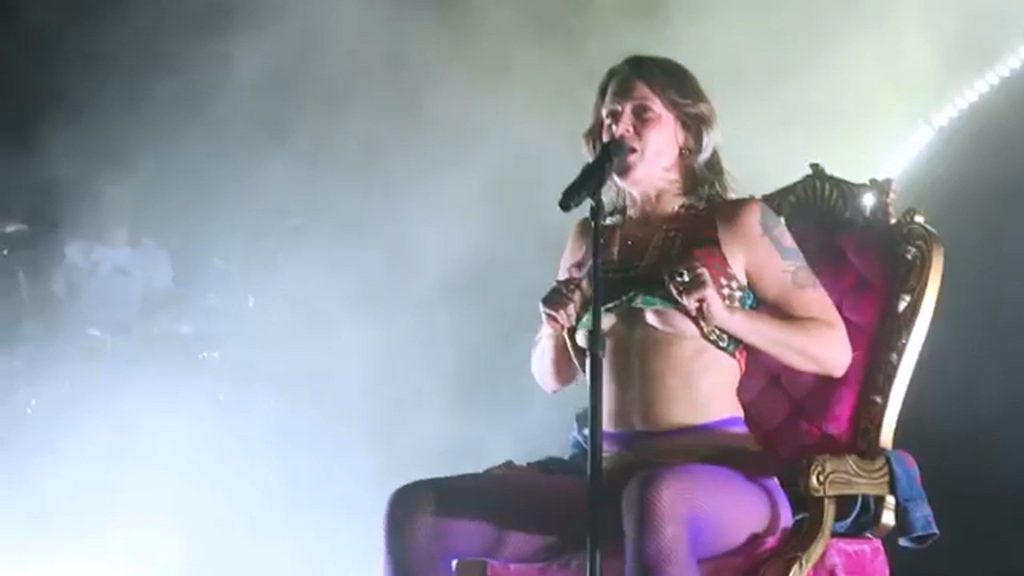 Tove Lo Goes Topless on Stage in Canada (5 Photos)