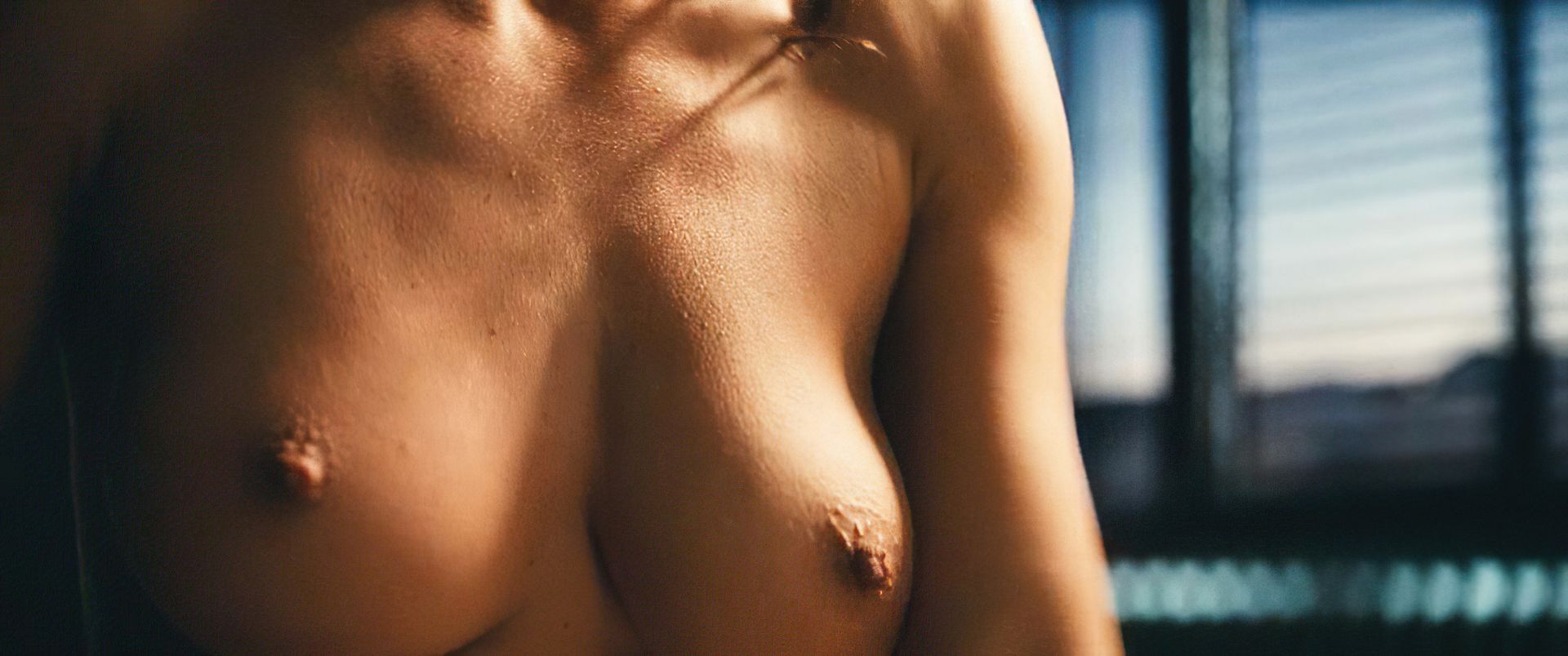 Catrinel Marlon Nude - La Gomera (4 Pics + GIF & Video) .