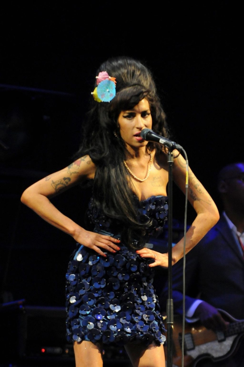 Amy Winehouse Sexy (42 Photos)