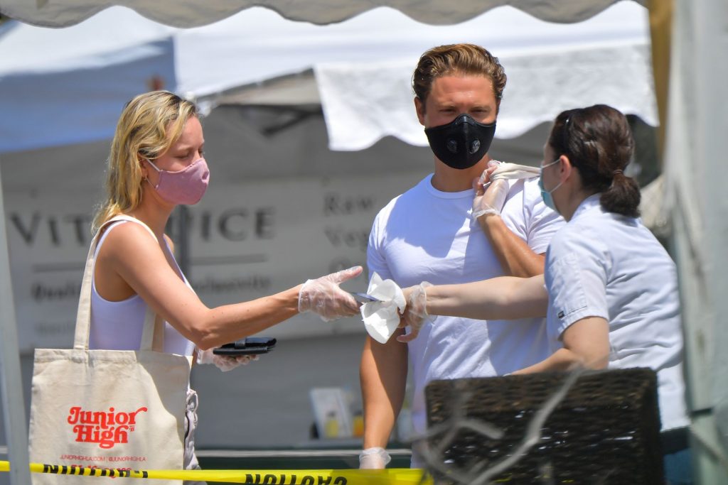 Brie Larson Stops by a Farmer’s Market Wearing a Face Mask (19 Photos)