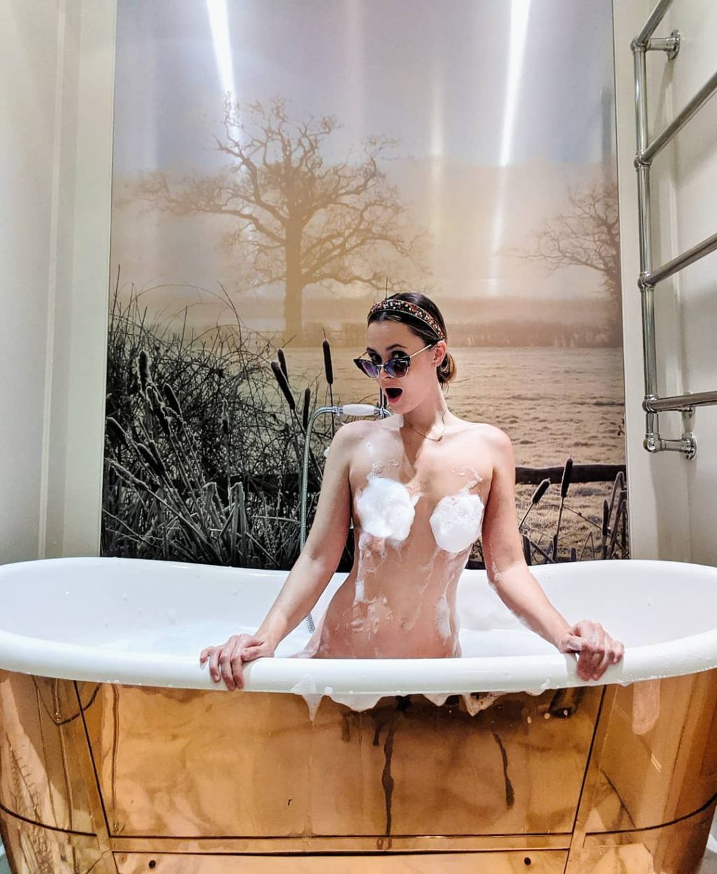 Charlotte de Carle Nude &amp; Sexy (40 Photos)