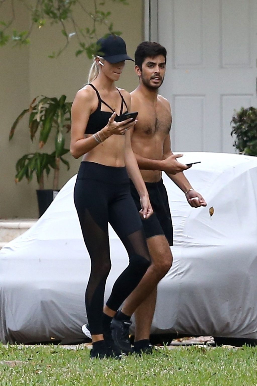 Devon Windsor &amp; Jonathan Barbara are a Couple that Works out Together (36 Photos)