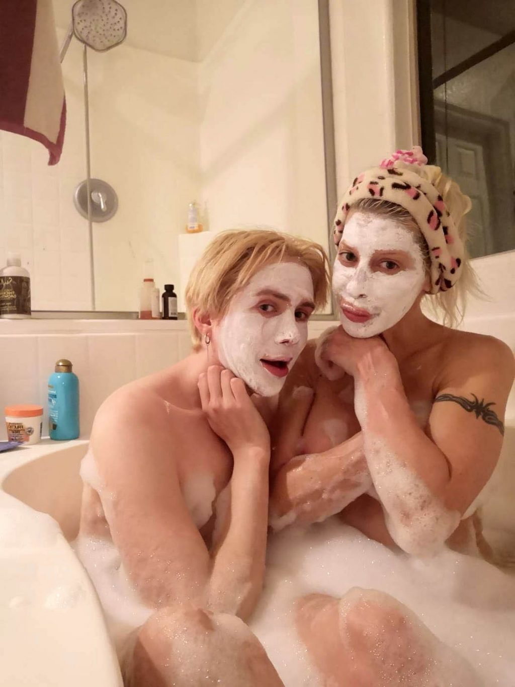 Frenchy Morgan &amp; Oli London Have a Personal Spa Day (6 Photos)