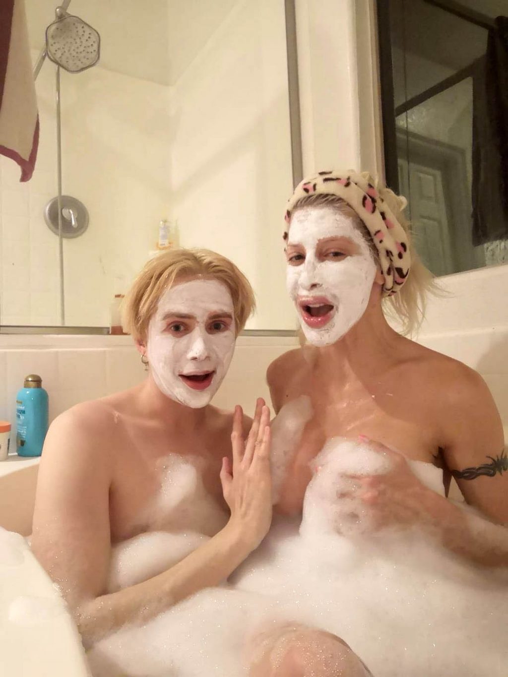 Frenchy Morgan &amp; Oli London Have a Personal Spa Day (6 Photos)