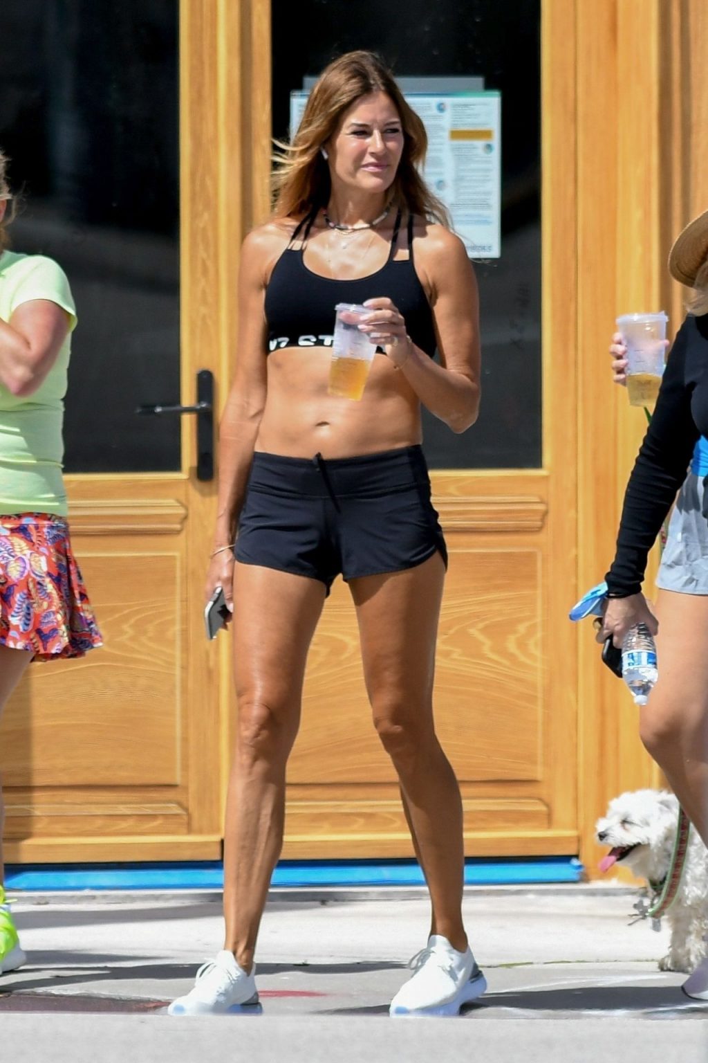 Kelly Bensimon and Her Friends Go for a Walk in Sunny Florida (19 Photos)