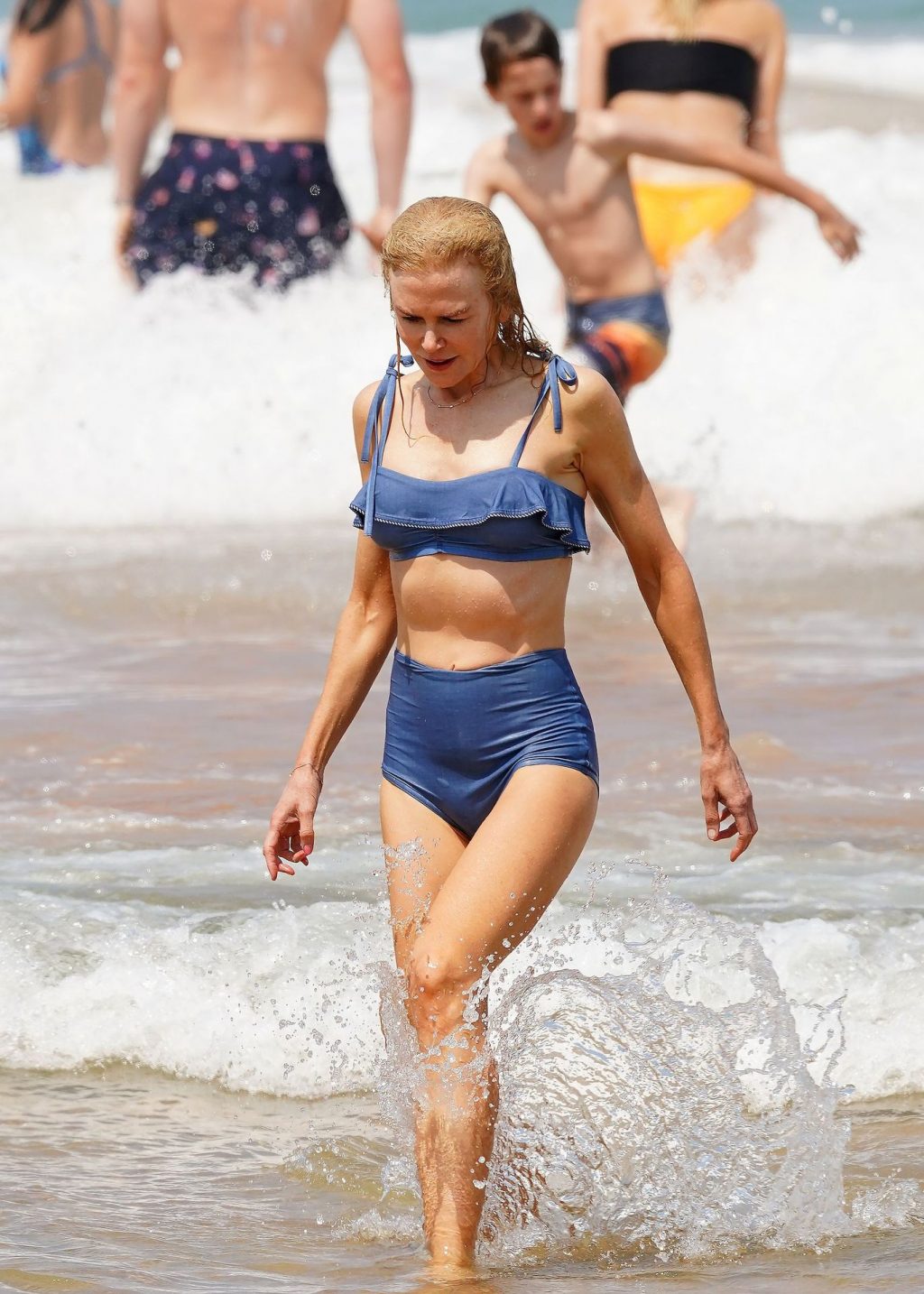 Nicole Kidman Hits the Beach While in Sydney with Her Family (99 Photos)