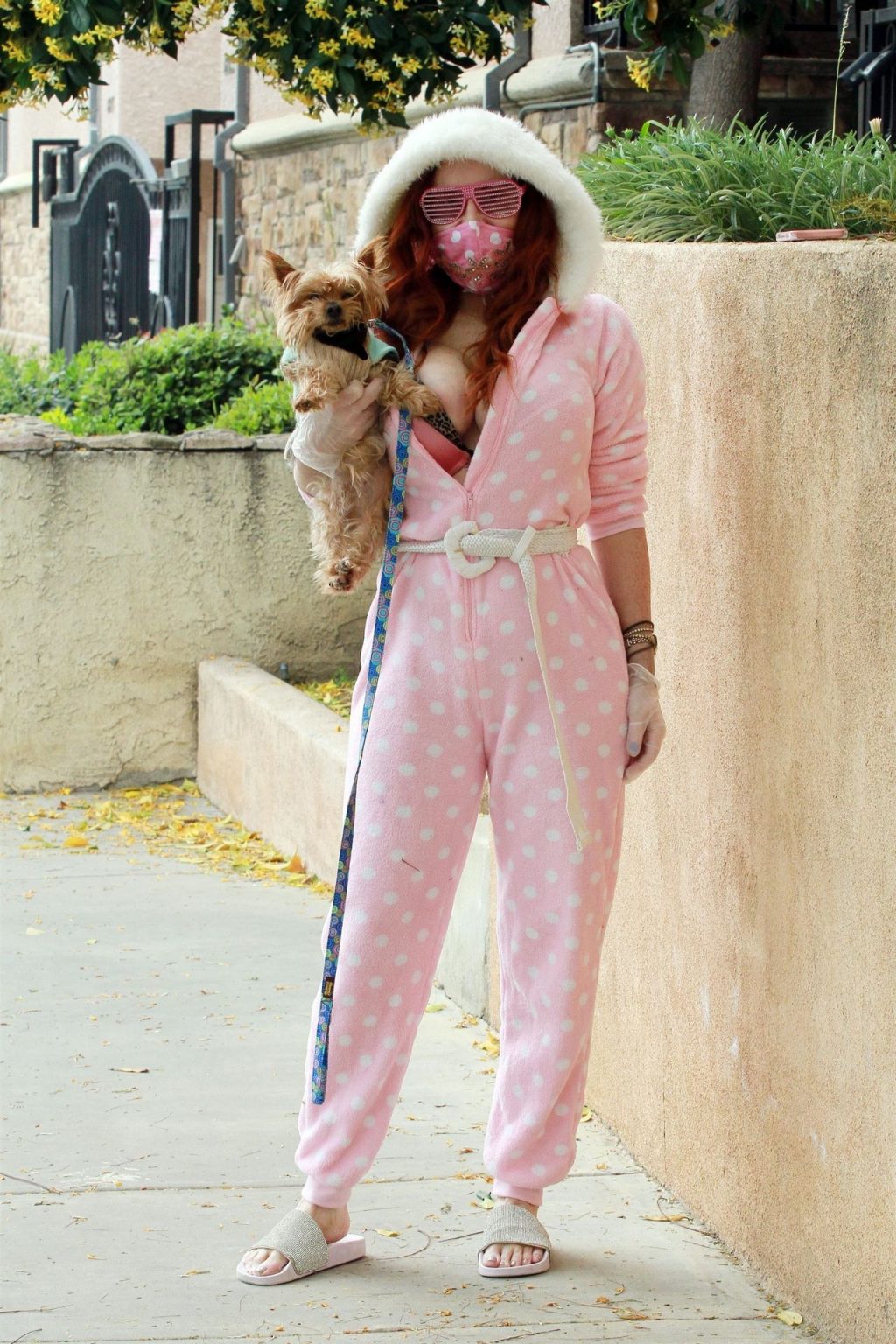 Phoebe Price Steps Out in Her Pajamas (21 Photos)