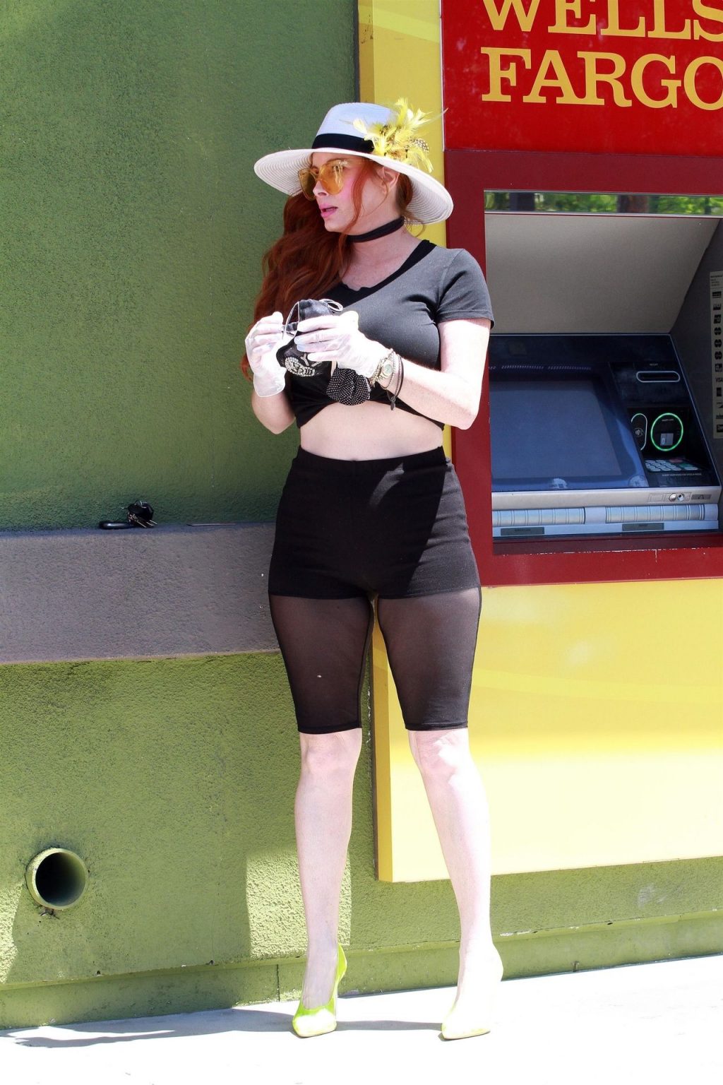 Phoebe Price Braves the Heat on Friday for an ATM Trip (26 Photos)