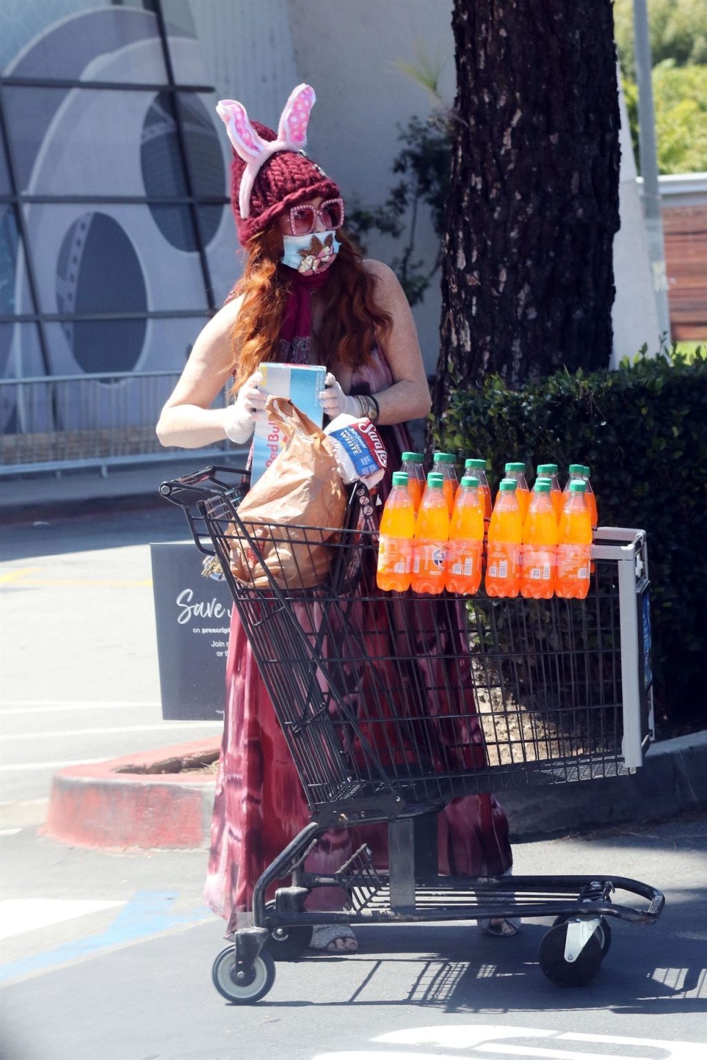 Phoebe Price Wears a Face Mask as She Gets Ready to Celebrate Easter (43 Photos)