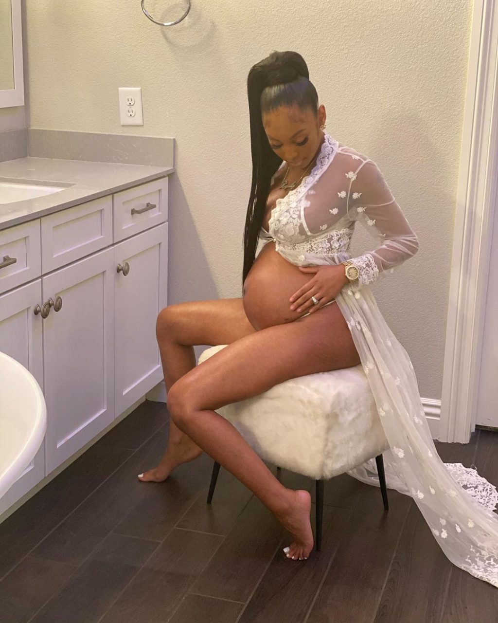 Check out new sexy Royalty Johnson’s photos during her pregnancy and after ...