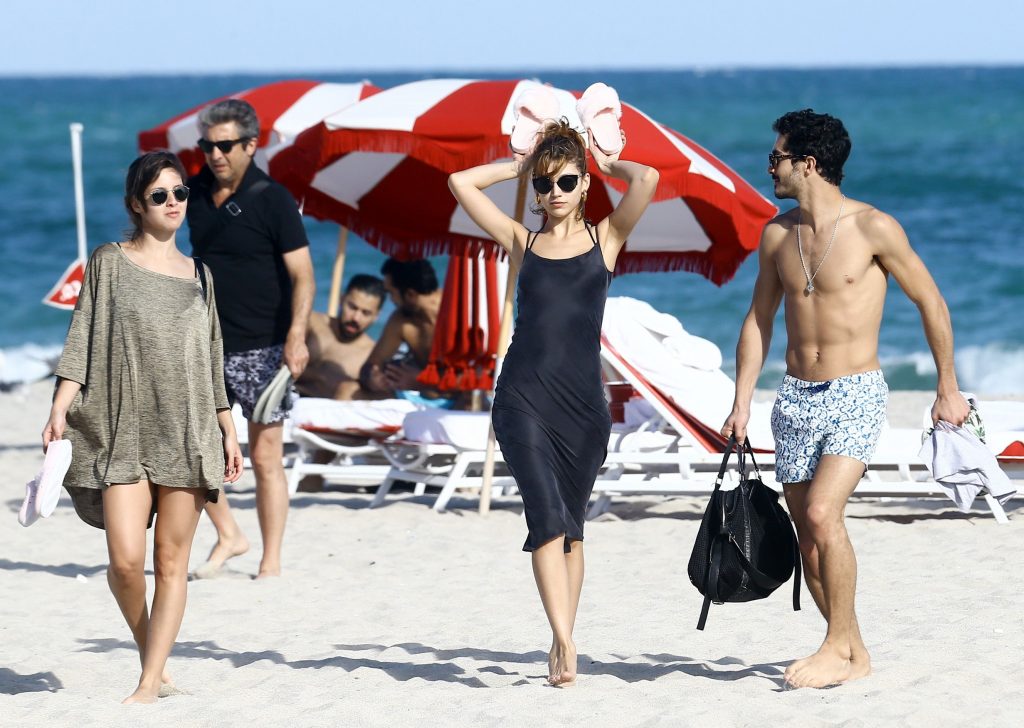 Ursula Corbero &amp; Chino Darin Catch Some Rays on the Beach in Miami (30 Photos)