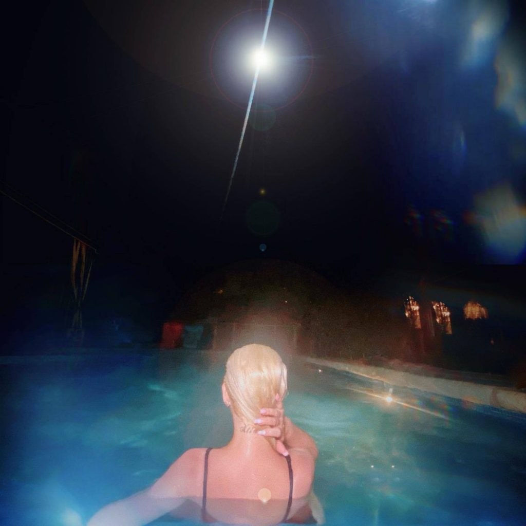 Christina Aguilera Sexy (6 New Photos)