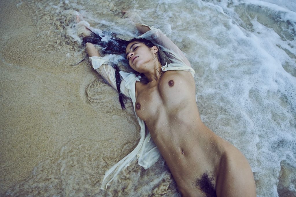 Emilie Payet Nude (11 Photos)