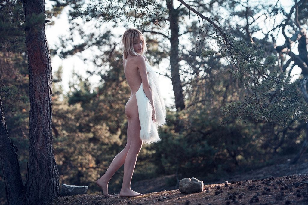 Eva Biechy Nude (10 Photos)