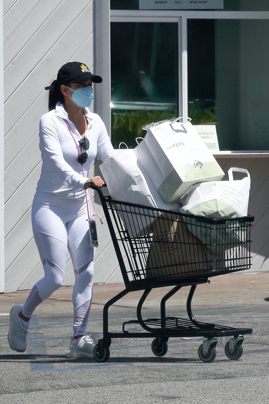 Braless Eva Longoria Goes Grocery Shopping at Jayde’s Market (37 Photos)