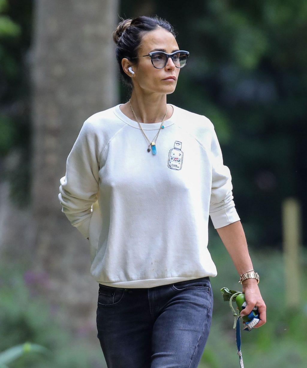 Jordana Brewster Goes Bralelss For Solo Mother’s Day Stroll (38 Photos)