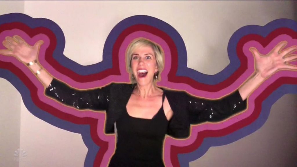 Kristen Wiig Flashes Her Boobs (27 Pics+ Video)