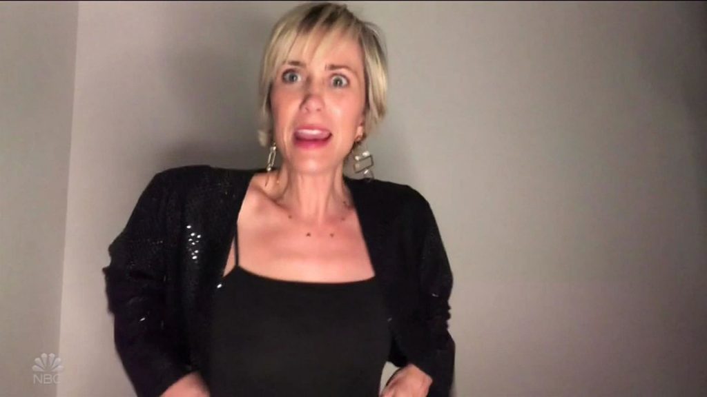 Kristen Wiig Flashes Her Boobs (27 Pics+ Video)