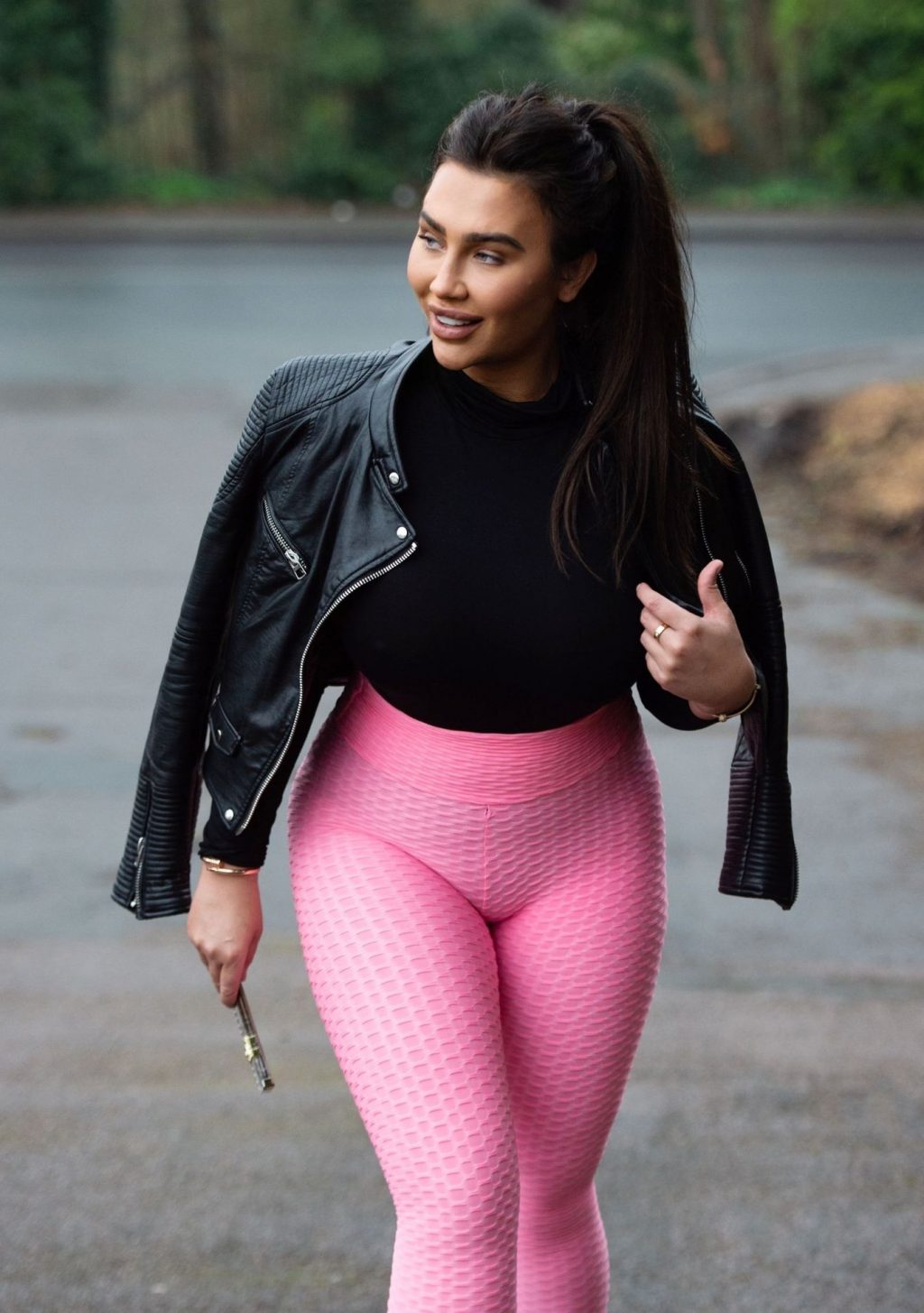 Curvy Lauren Goodger Leaves Her House in Chigwell (17 Photos)