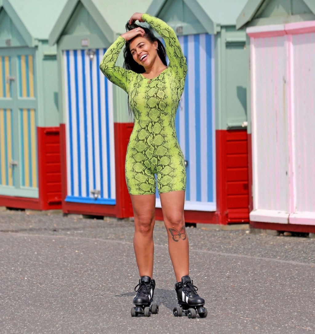 Busty Lydia Clyma Enjoys Some Rollerblading in Portsmouth (35 Photos)