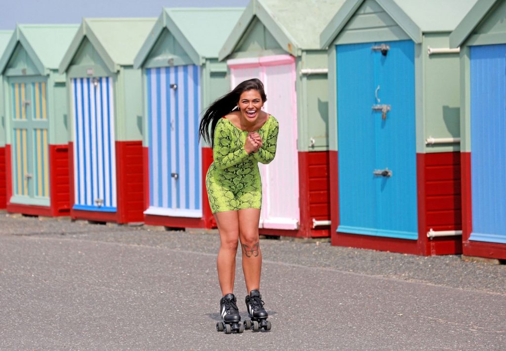 Busty Lydia Clyma Enjoys Some Rollerblading in Portsmouth (35 Photos)
