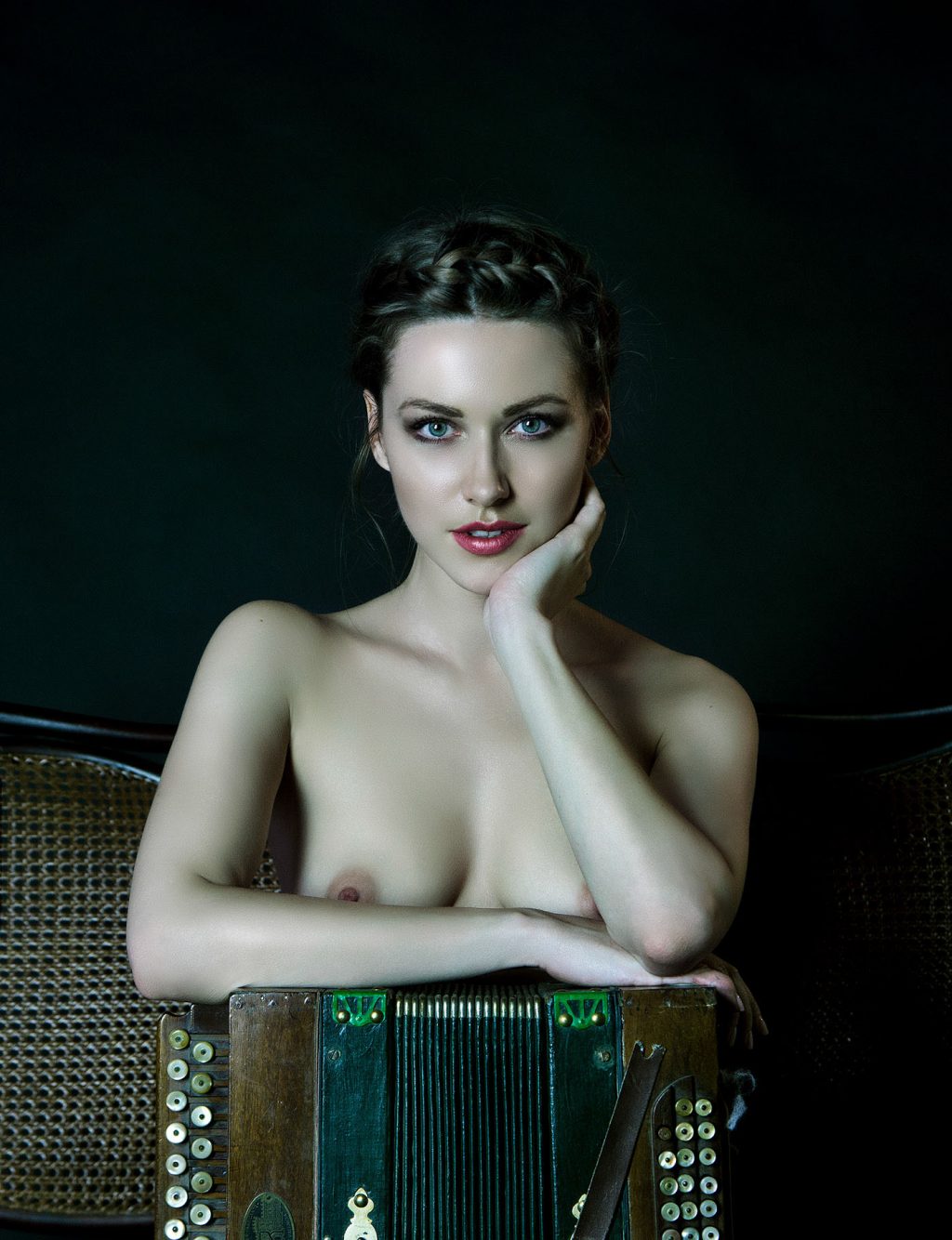 Olga Alberti Nude &amp; Sexy (11 Photos)