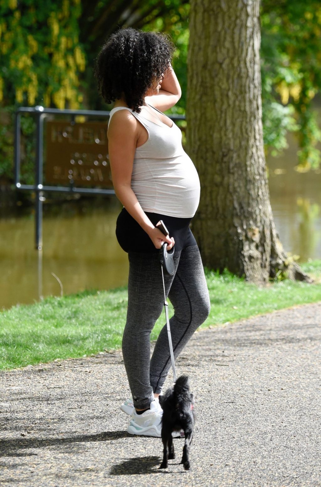 Sarah-Jane Crawford Shows Off Huge Baby Bump (17 Photos)