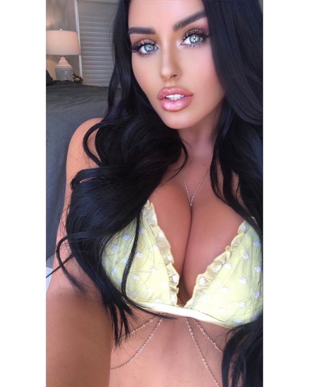 Abigail Ratchford Nude &amp; Sexy (24 Photos)