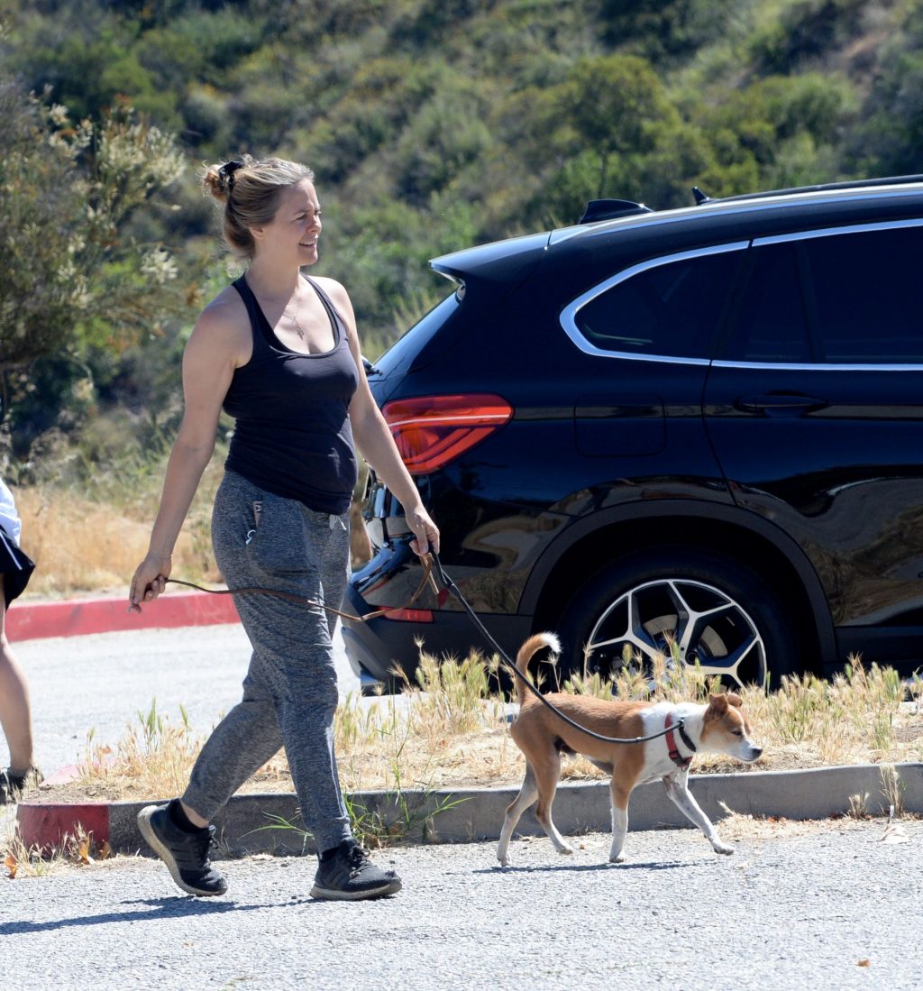 Sexy Alicia Silverstone Heads out for a Hike in LA (32 Photos)